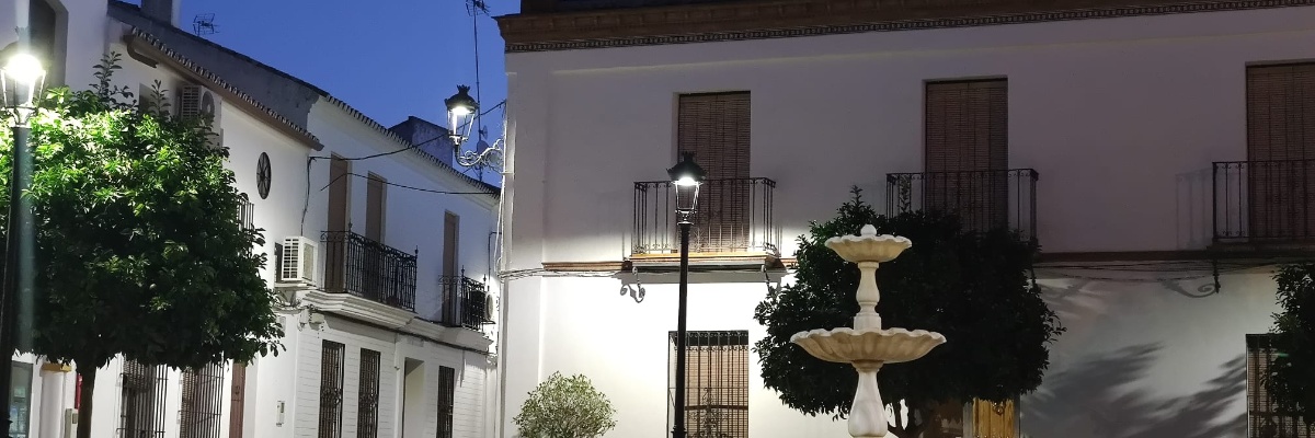 Aznalcázar renueva la iluminación exterior del municipio